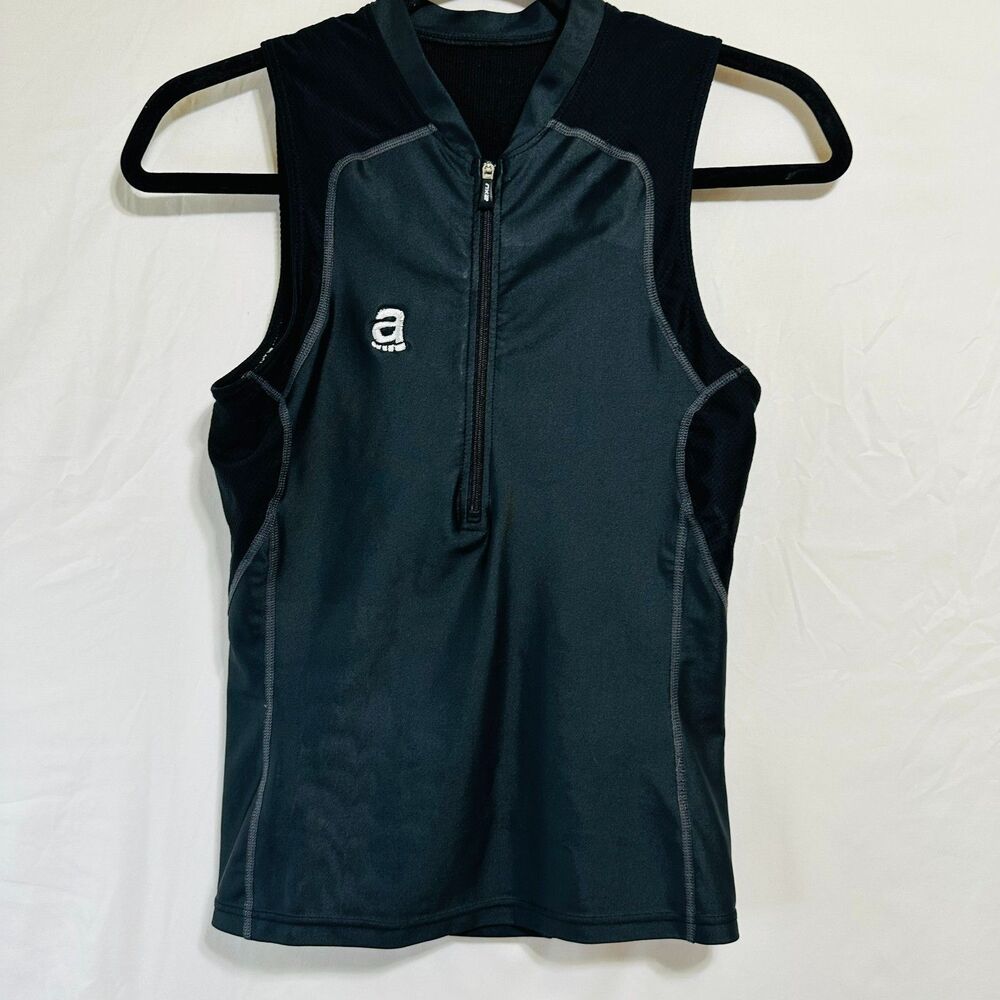2XU Women's 1/2 Zip Running Singlet Tank Top Size XS Back Pocket Marathon